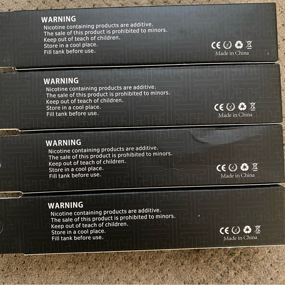 x2 (Two) - 510 Thread Batteries with chargers! - Picture 4 of 5